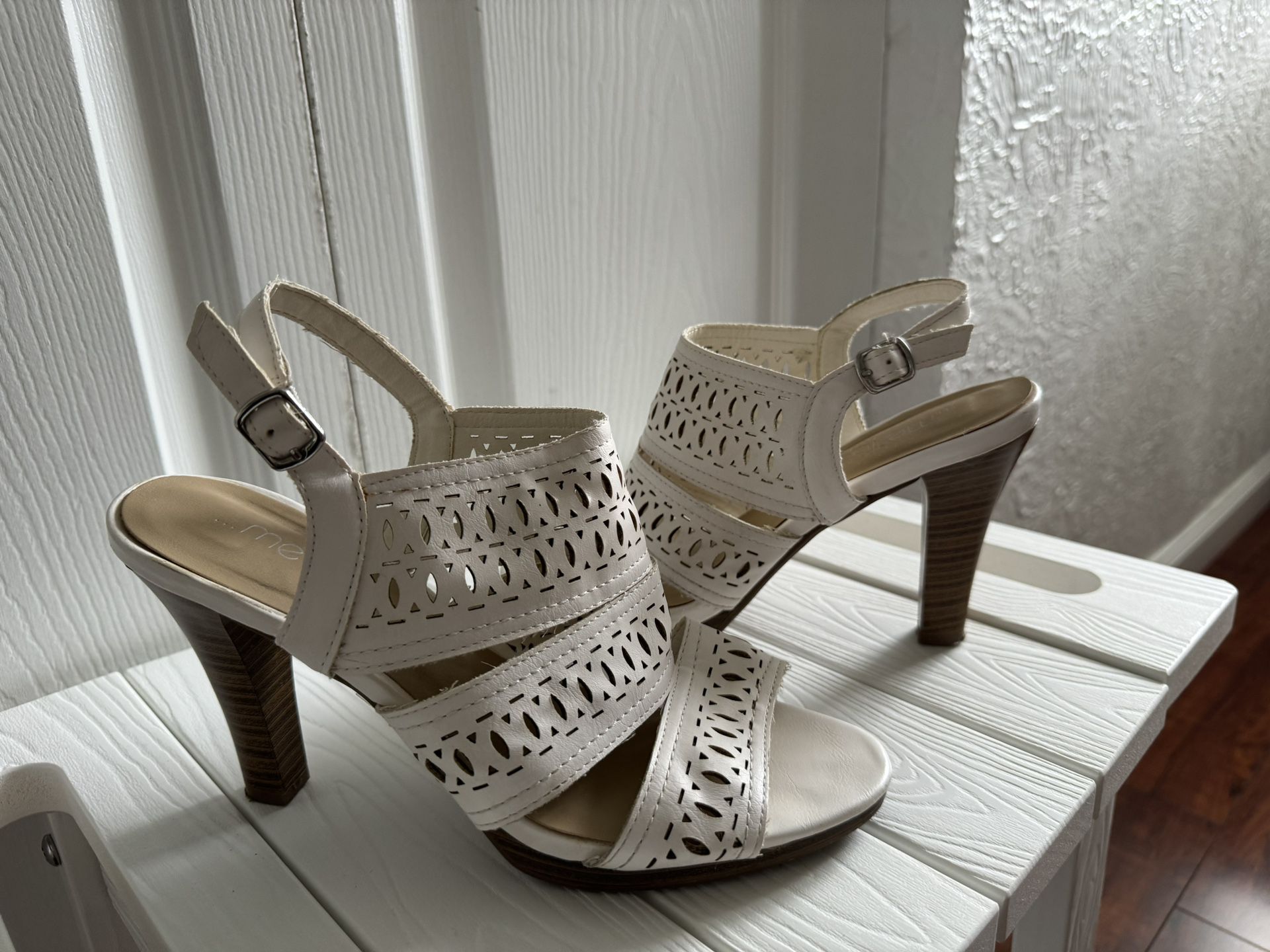 Mee too white perforated sandals with heels size 8.5