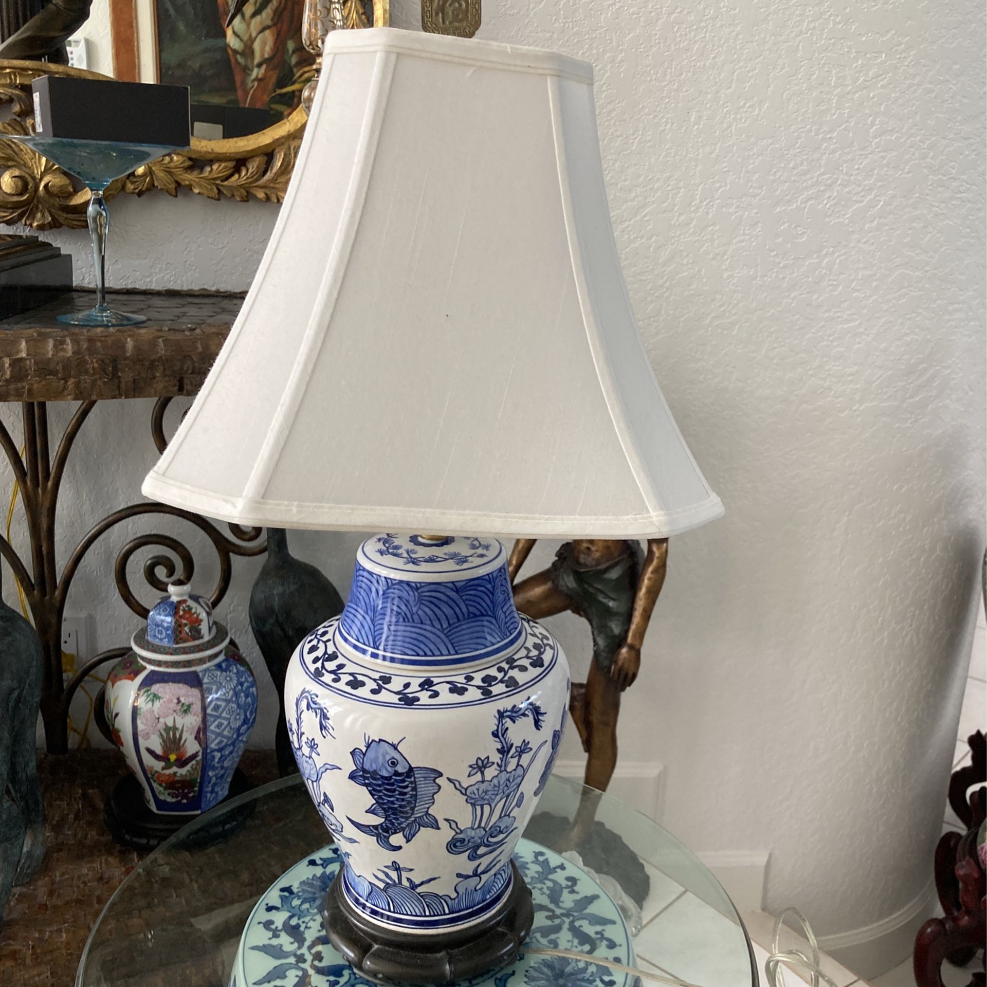 Beautiful Blue & White Antique Asian Chinese Chinoiserie Ginger Jar Koi Fish Lamp. Porcelain & Brass Symbol Finial. Wood Pedestal Stand. Nice Shade.
