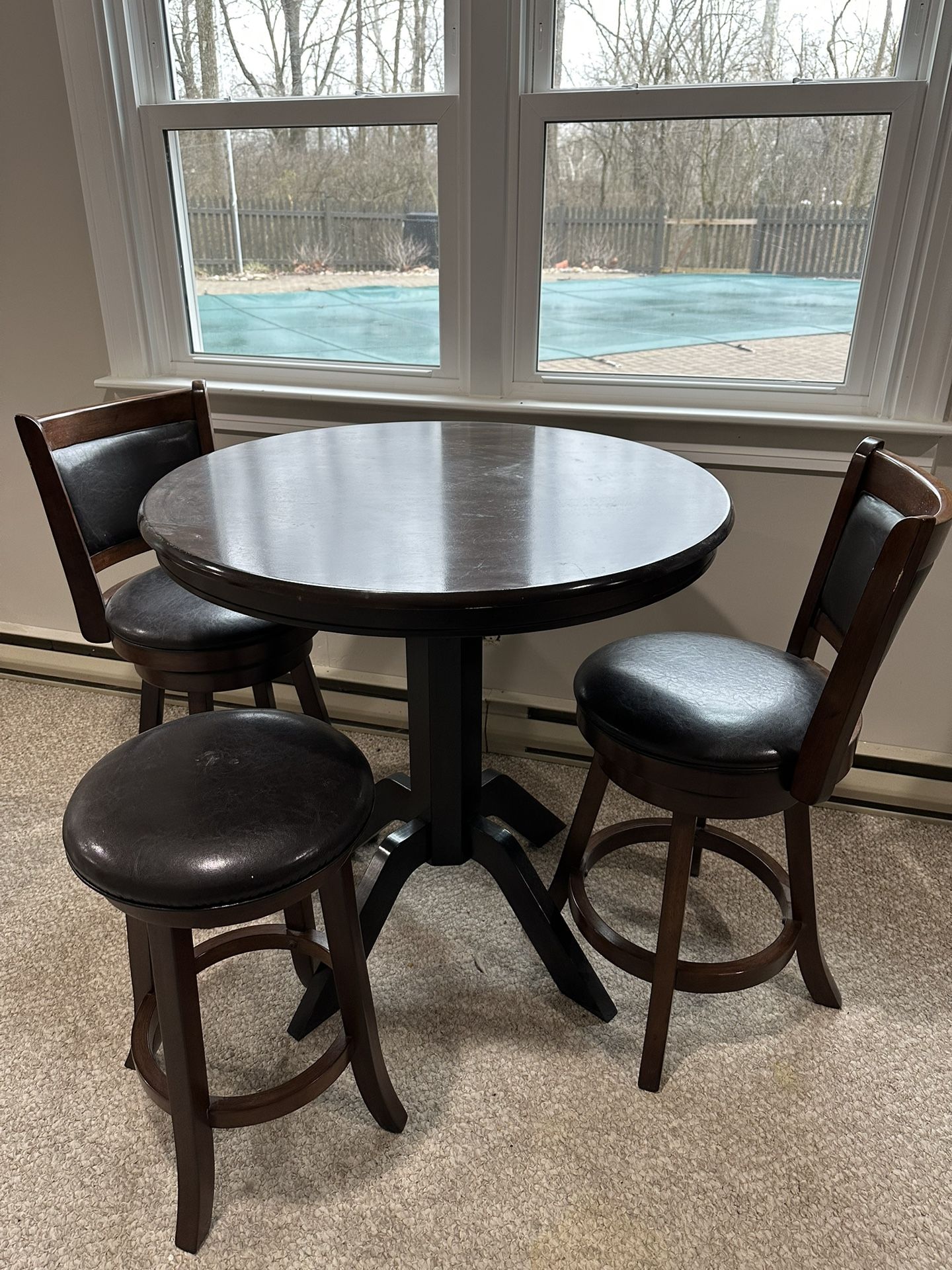 Bar Stools And Table 