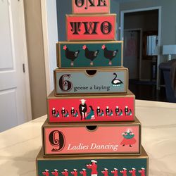 Harry & David 12 DAYS OF CHRISTMAS ADVENT BOX TOWER EMPTY DRAWERS ($50+elsewhere) perfect condition.-  see photos - boxes are attached