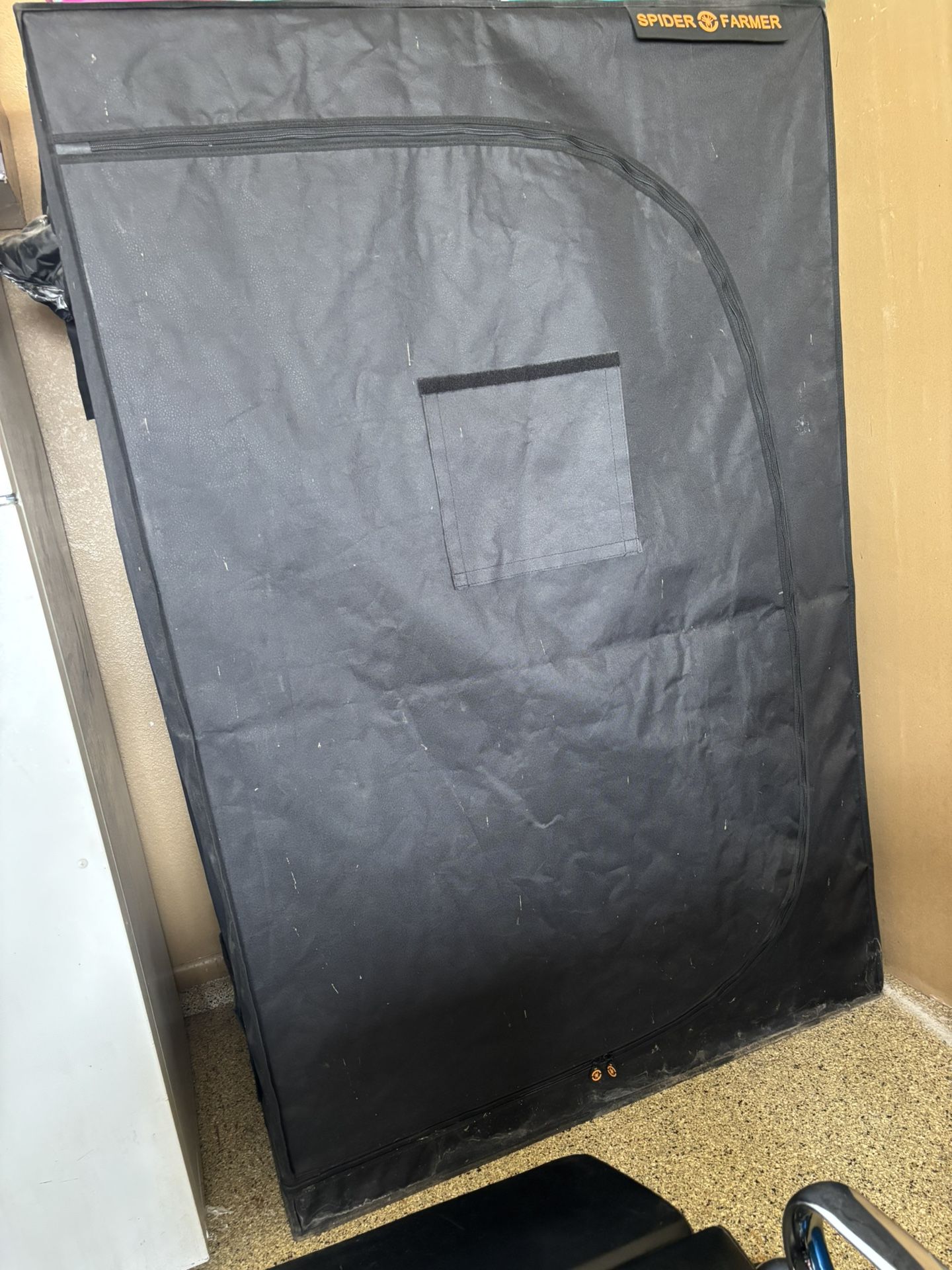 Grow tent