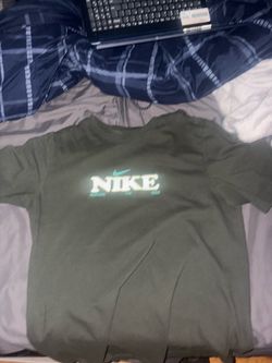 Nike Graphic T-Shirt Olive Green