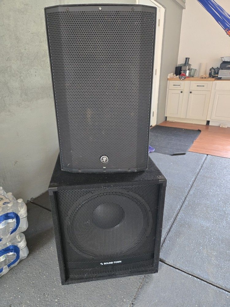 Makie Speaker ,woofer y Mixer