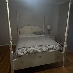 6 Piece Post Wooden Bedroom Set 