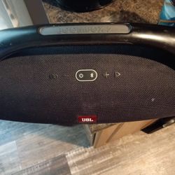 JBL BoomBox 2