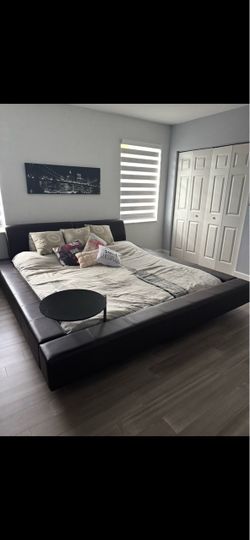 King size Bed