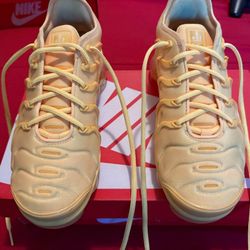 Nike Air VaporMax Plus Yolk Shoes (Women's) 