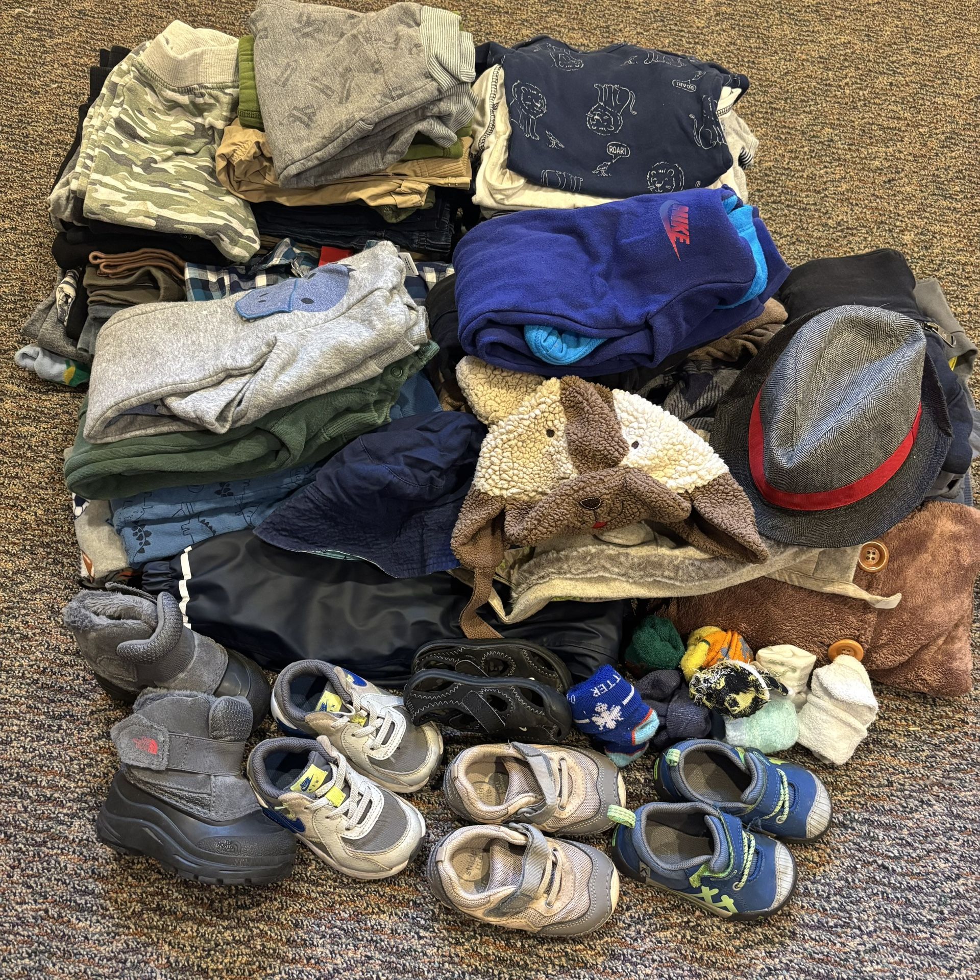 Complete 12–18 Month Baby Clothes Bundle – Great Condition!
