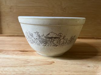Vintage Pyrex Forest Fancies Mushroom 4-Piece Mixing Bowl Set (401-404)