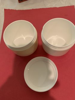Plastic jars (95 units )