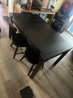 Free Dinner Table and chairs !!