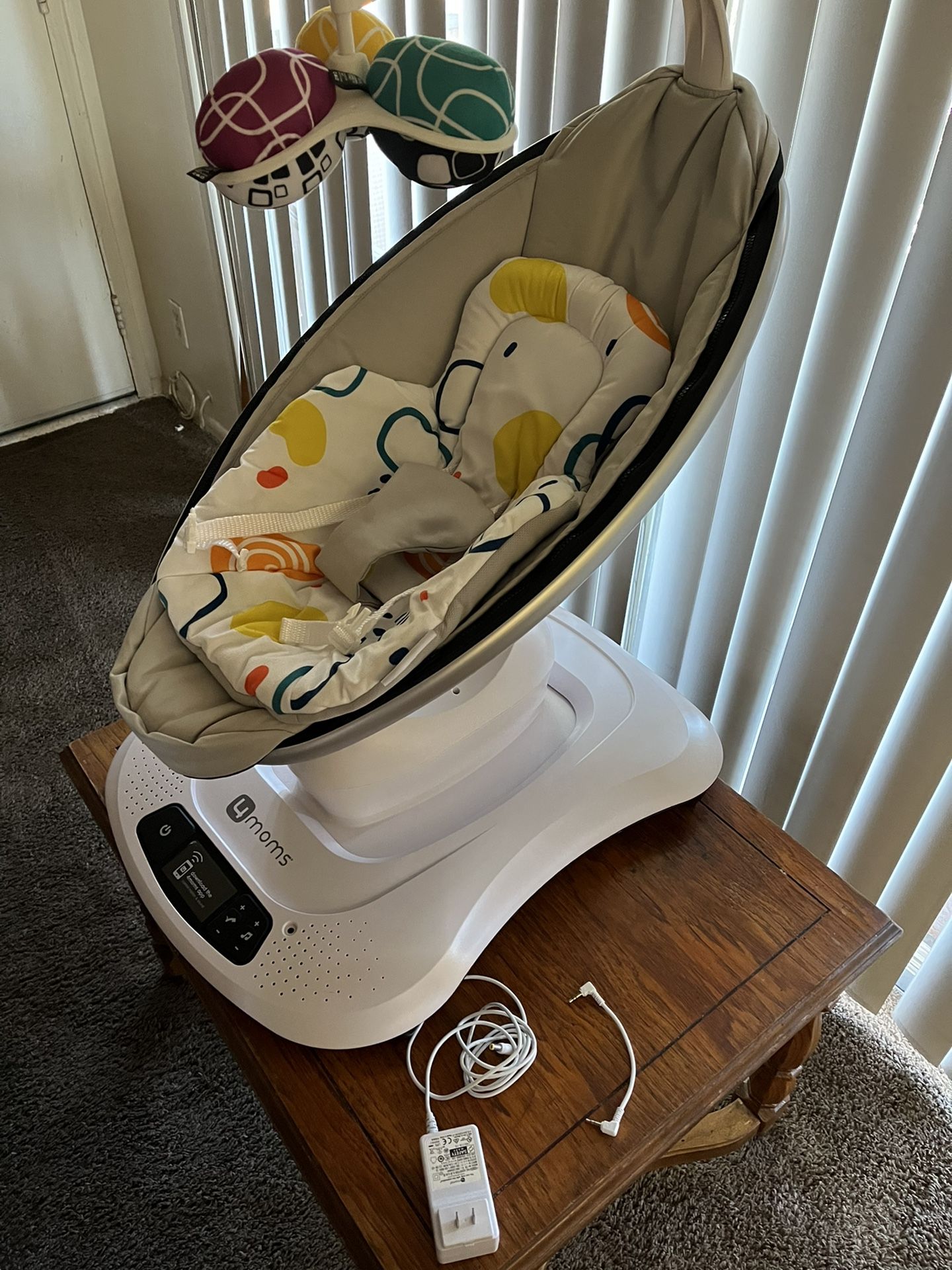 4moms - 4moms® mamaRoo®4 Classic Multi-Motion™ Baby Swing - Gray Classic