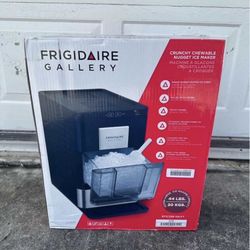Frigidaire Gallery (EFIC256-NAVY) 44lbs Touchscreen Nugget Ice Maker - Navy NEW!