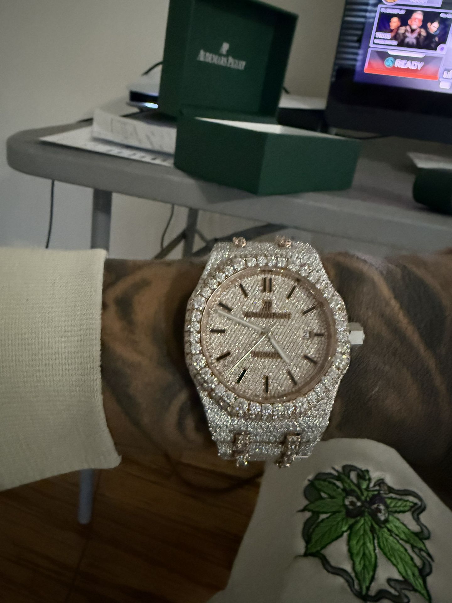 vvs Moissanite AP mixed with diamonds