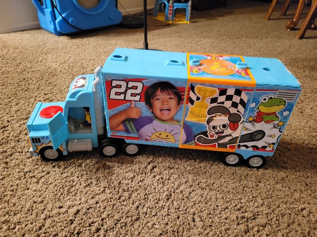Ryan's World Semi Truck Race Track