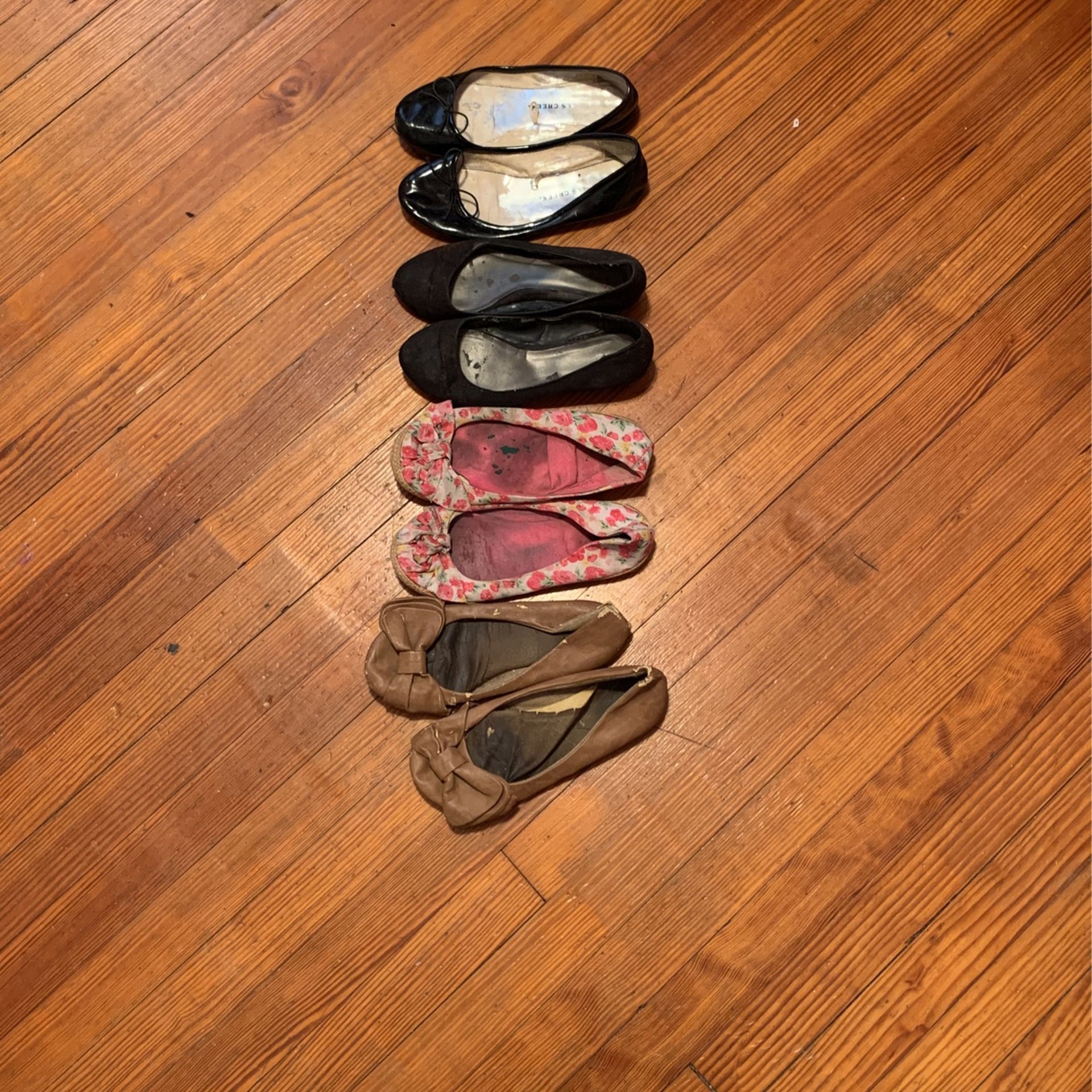 4 Used Pairs Of Ballet Flats