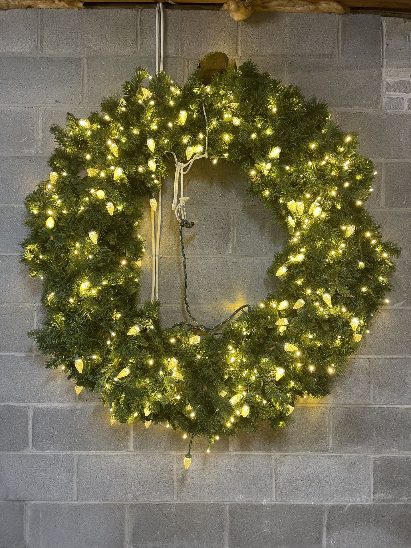 4 Foot Round Christmas Wreath 