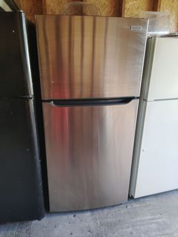Frigidaire Stainless Steel Top-Freezer Refrigerator