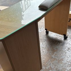 Nail Desk With Glass And Pad