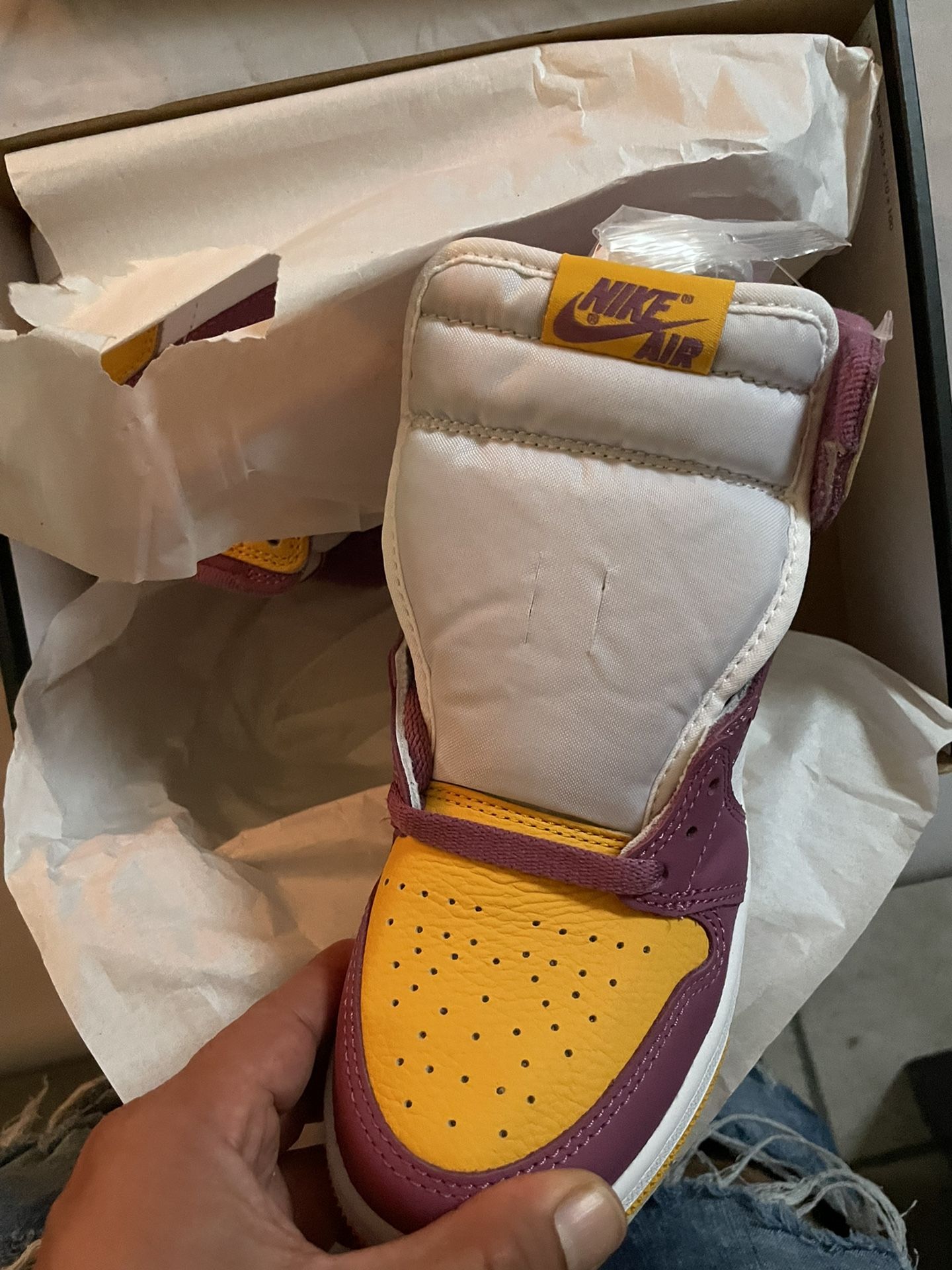 GS Air Jordan 1 Retro High OG University Gold/light Bordeaux-white
