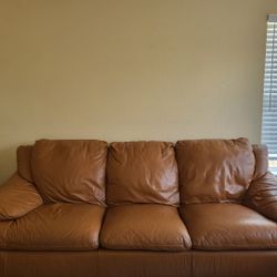 italsofs Sofa and loveseat $400 So far is 7’2” long loveseat is 5’2” long 3 feet wide I DO ZELLE OR CASH 