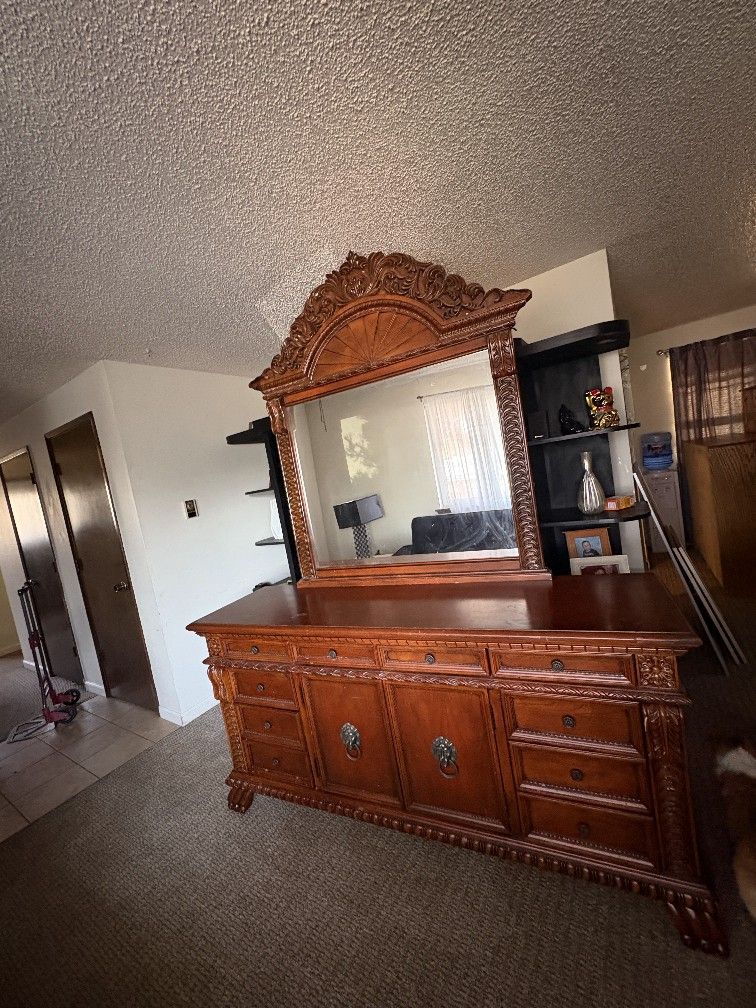 Buffet / Dresser