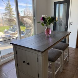 Ashley Furniture counter-height dining table set