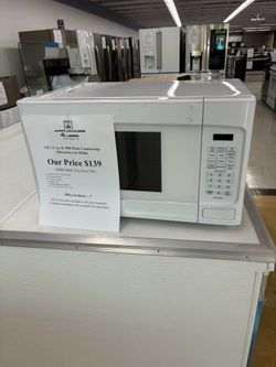 $139 GE 1.1 cu. ft. 950-Watt Countertop Microwave White