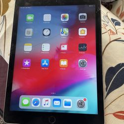 iPad 2nd Gen 64Gb Cracked Screen Working Excellent 
