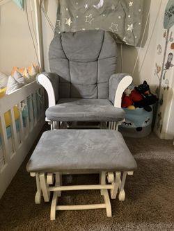 Storkcraft Premium Hoop Glider & Ottoman