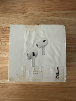 Apple AirPods Pro 2nd Generation with MagSafe Wireless Charging Case (USB‑C)