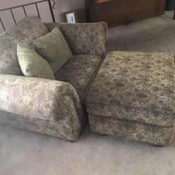 Free Living room Furniture