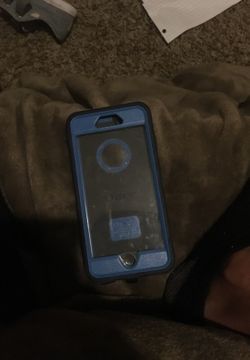 Iphone 6s plus otter box!! Good condition 20$