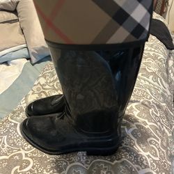 Size 8 Burberry Rain Boots Women 
