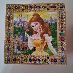 4 Disney Princesses musical jewelry boxes.
