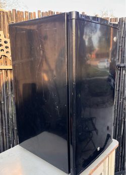 Small Fridge Gets Cold Enough For Drinks