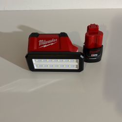 Milwaukee M12 Flood Light & 2.0 Battery