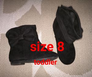 Girl toddler suede boots size 8 like new