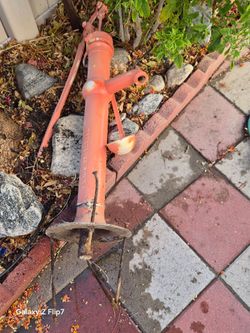 Vintage Cast Iron Hand Water Pump
