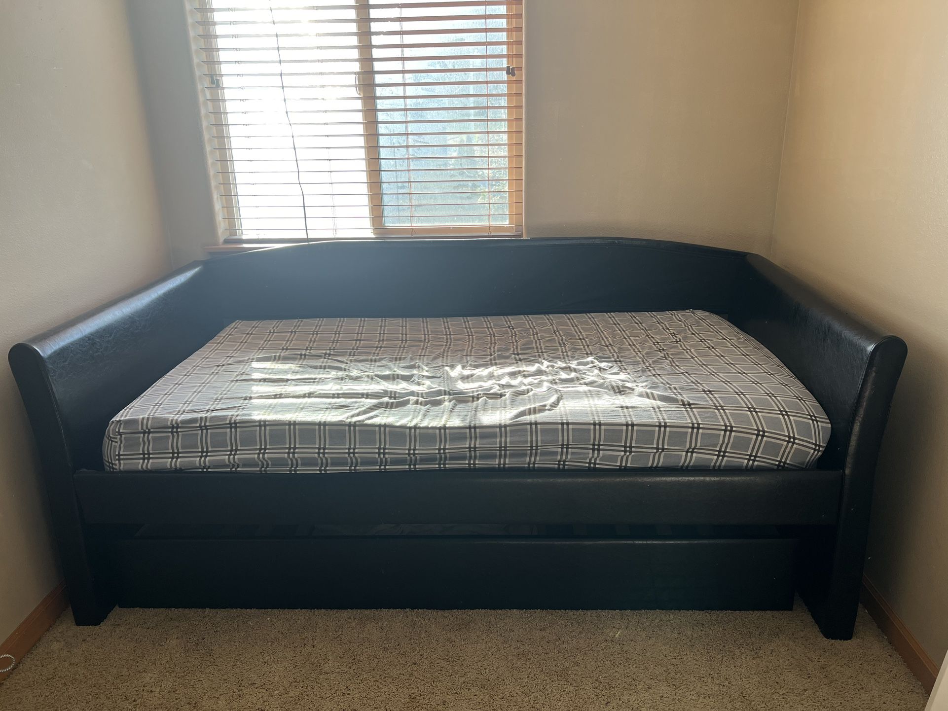 Twin Bed frame+mattress