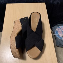 Sonoma LifeStyle Womens size 6-7