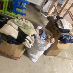 Tons of name brand clothes