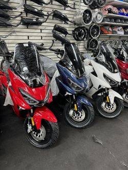 Brand New Qmax 200cc Gas Scooter 