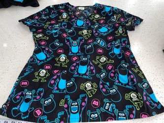 Scrub top medium