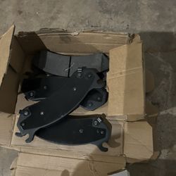 Front Brake Pads  GMC Sierra Silverado