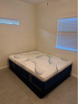 Queen mattress and box springs/frame