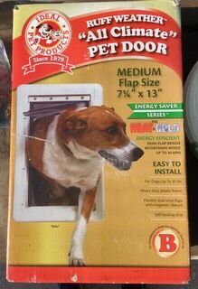 Dog Cat Pet Door - Ruff Weather Medium - New In Box