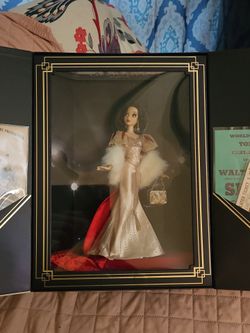 Disney Snow White Premier Series