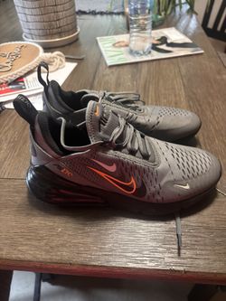 Nike Air 270 Youth Size 5.5