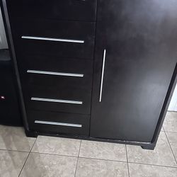 Wood Dresser. Purchased From El Dorado. Real Wood.Great Condition 